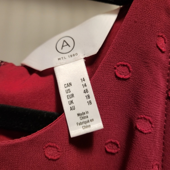 Gown - Picture 2 of 4